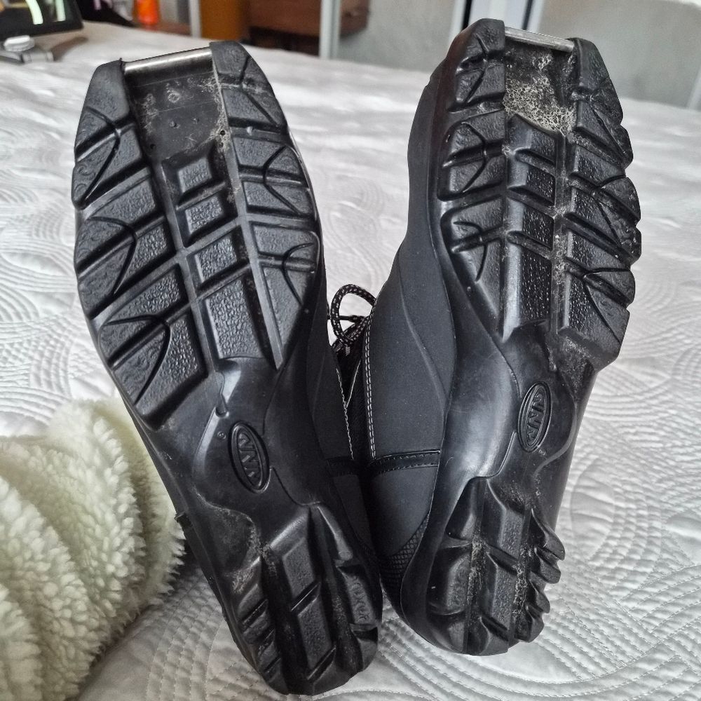 Rossignol Women's Black and Gray Cross Country Ski Boots $45 - Picture 14 of 16